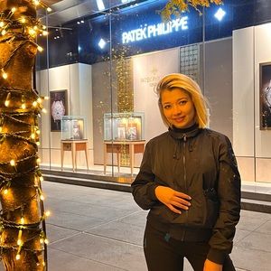 I love luxury and I bet you too.